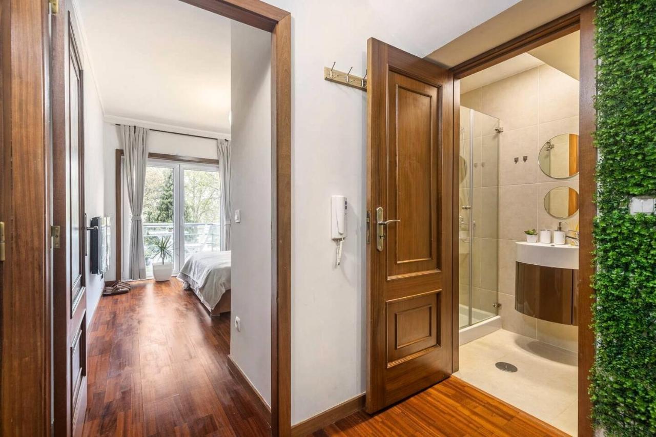 Modern Private Suite With Balcony & Bathroom - King And Queen Beds Vila Nova de Gaia Bagian luar foto