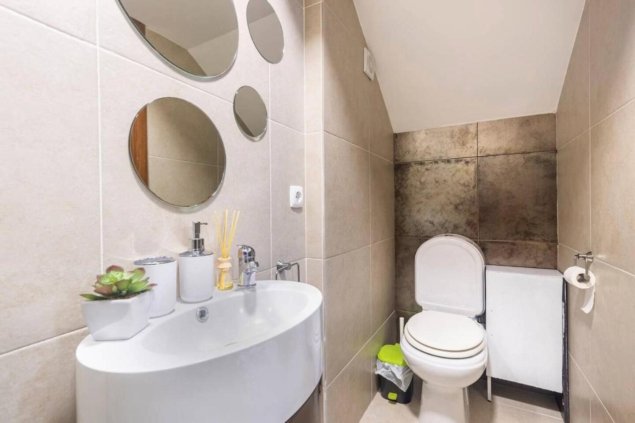 Modern Private Suite With Balcony & Bathroom - King And Queen Beds Vila Nova de Gaia Bagian luar foto